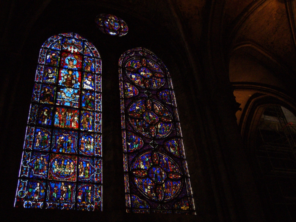 Najstarszy witraż katedry w Chartes, NMP Pięknego Szkła