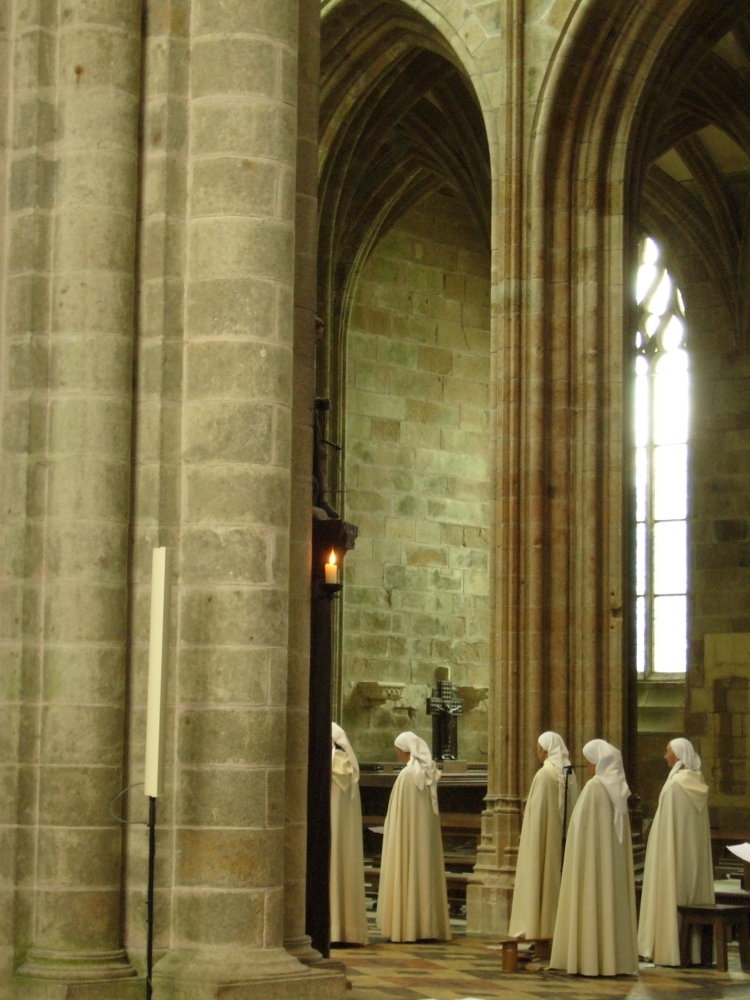Rytuał w  opactwie  Saint - Michel, Normandia