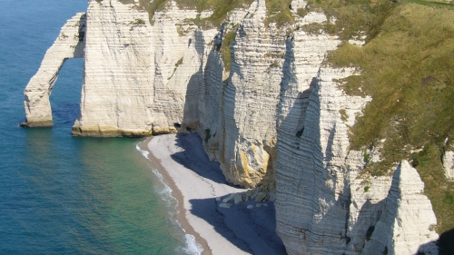 Klifowe wybrzeże w Etretat, Normandia